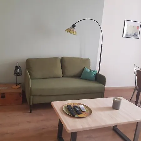 Appartement Duplex Chaleureux, Central, Proche Parking Gratuit Sète