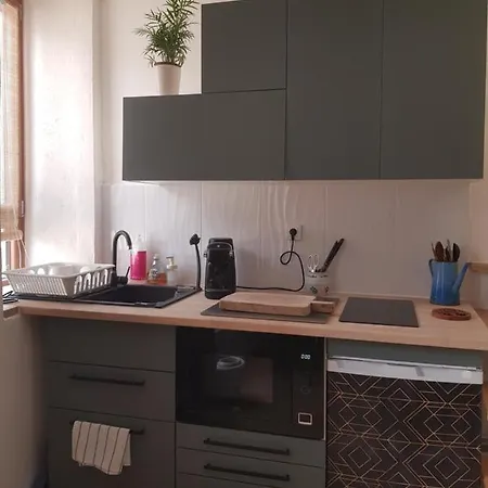 Appartement Duplex Chaleureux, Central, Proche Parking Gratuit *
