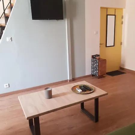 Duplex Chaleureux, Central, Proche Parking Gratuit *