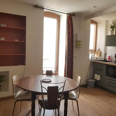 Duplex Chaleureux, Central, Proche Parking Gratuit Appartement