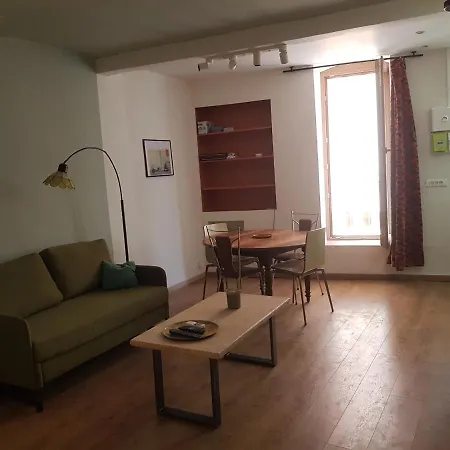 Duplex Chaleureux, Central, Proche Parking Gratuit Appartement